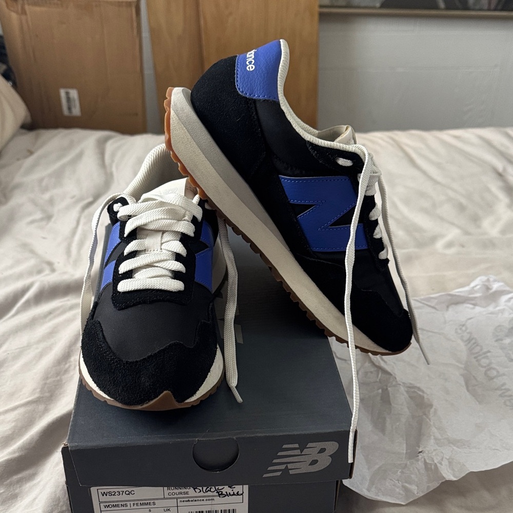 New Balance 237